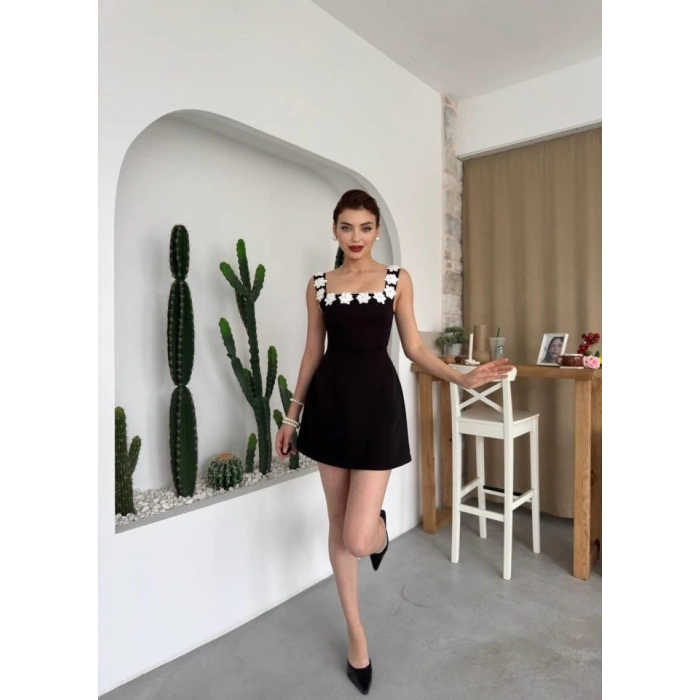 Alyosa Çiçek Detaylı Elbise