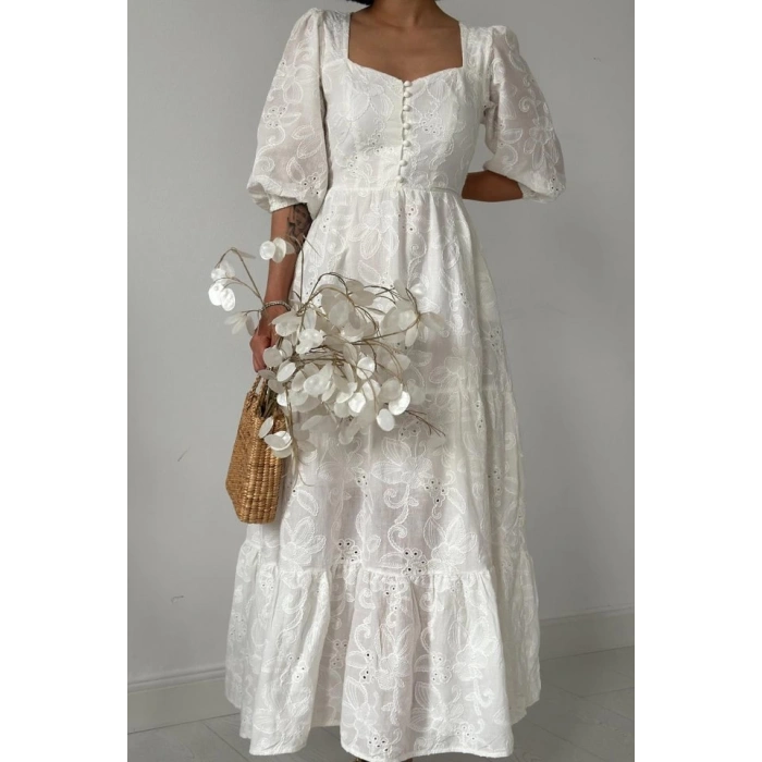 Beyaz Düğmeli Brode Elbise