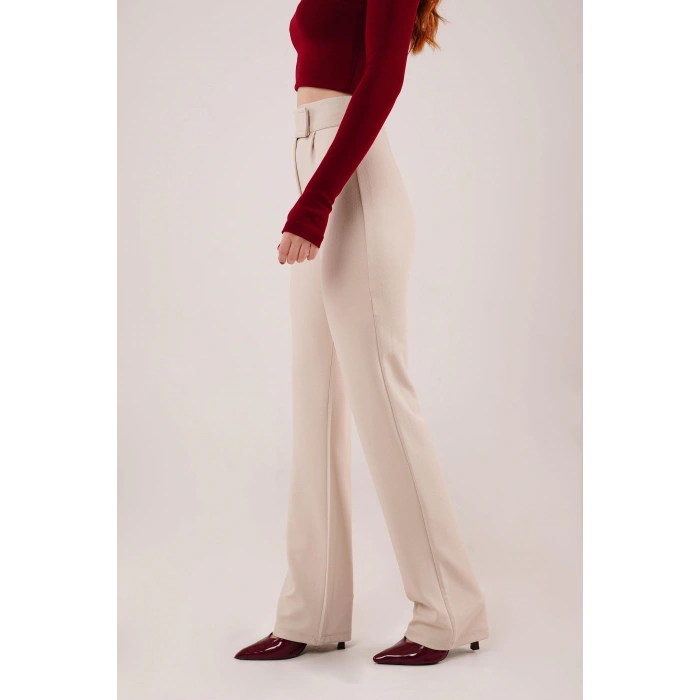 Cırt Kapama Detaylı Krem Pantolon
