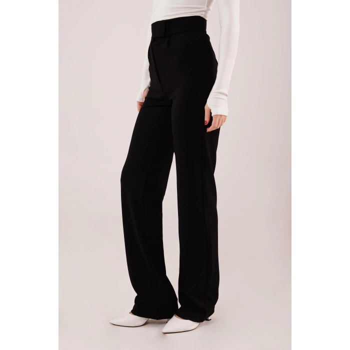 Cırt Kapama Detaylı Siyah Pantolon