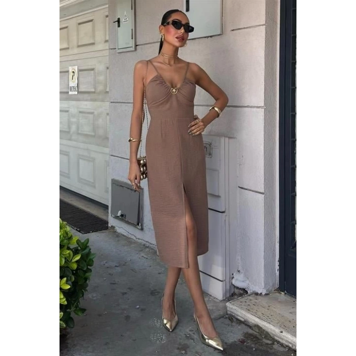 Göğsü Aksesuarlı Önü Yırtmaçlı Elbise 2899