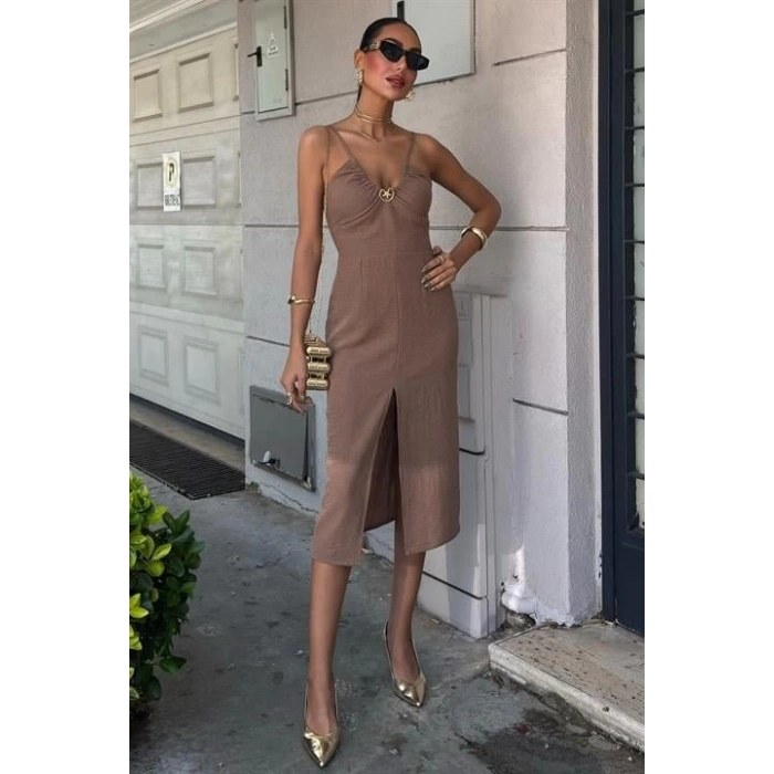 Göğsü Aksesuarlı Önü Yırtmaçlı Elbise 2899