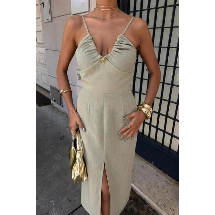 Göğsü Aksesuarlı Önü Yırtmaçlı Elbise 2899