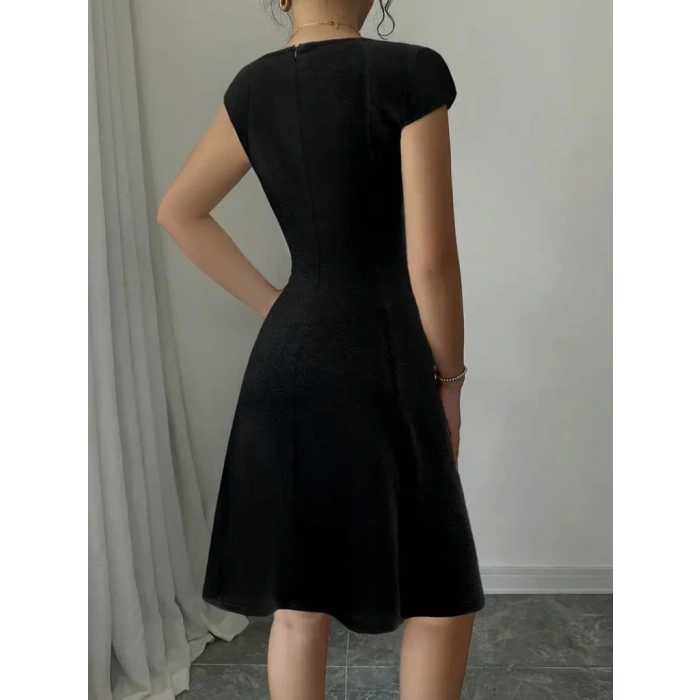 Kadın Kısa Kollu Geometrik Yakalı Janjan Krep Elbise