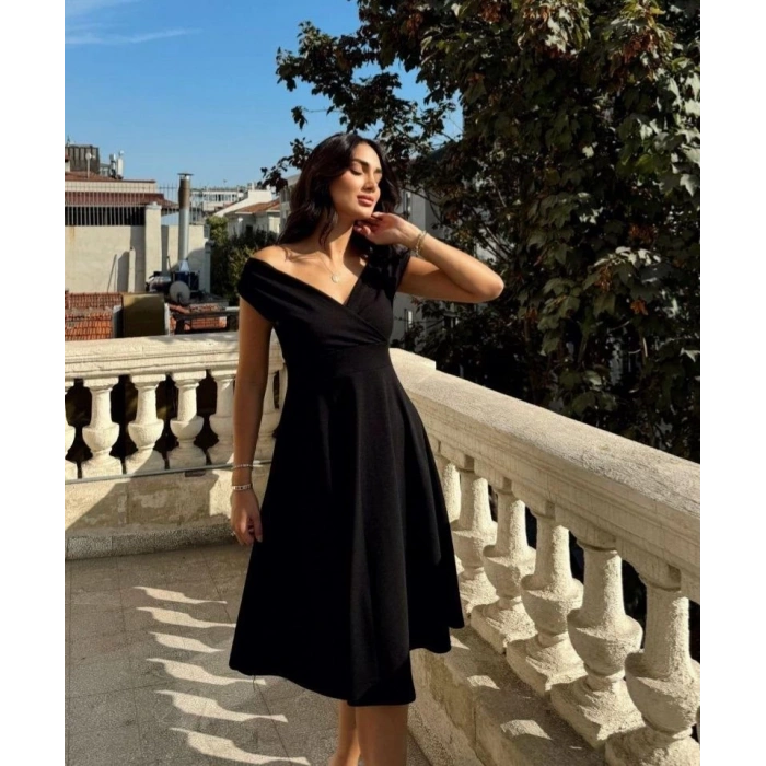 Kadın Kısa Kollu Kruvaze Yaka Eteği Volanlı Krep Elbise