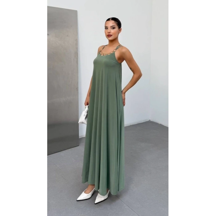 Kadın Omuz Askılı Kuş Gözü Zincir Detay Sandy Kumaş Maxi Boy Elbise