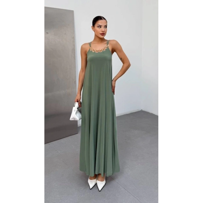 Kadın Omuz Askılı Kuş Gözü Zincir Detay Sandy Kumaş Maxi Boy Elbise