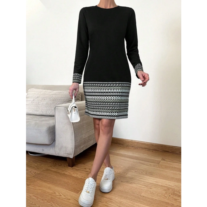 Kadın Uzun Kollu Bisiklet Yaka Kol Ağzı Ve Etek Ucu Baskılı Iki Iplik Elbise