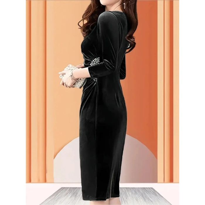 Kadın Uzun Kollu Bot Yaka Yanı Taş Detaylı Midi Kadife Elbise