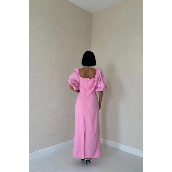 Pembe İşlemeli Kolu Garnili Elbise