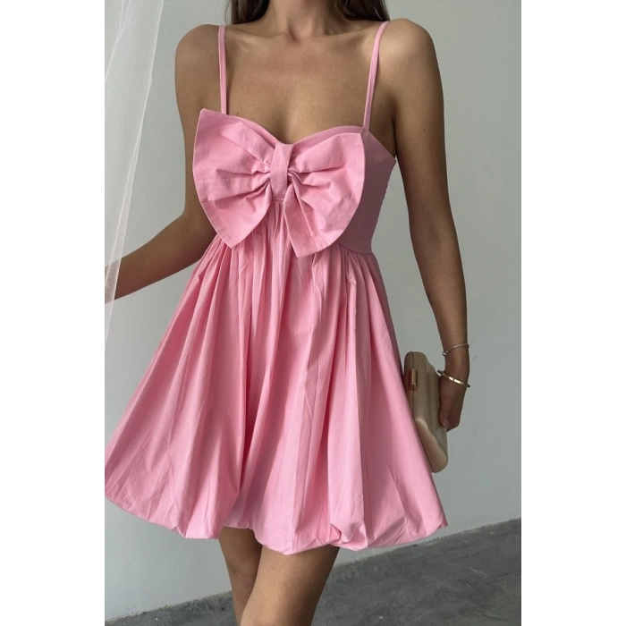 Pembe Önü Fiyonklu Askılı Elbise