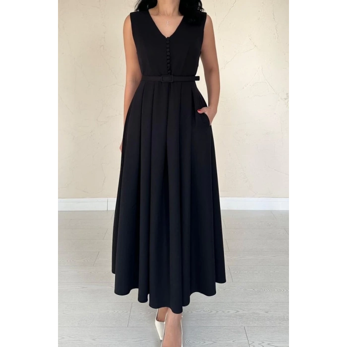 Siyah Önü Britli Pileli Elbise