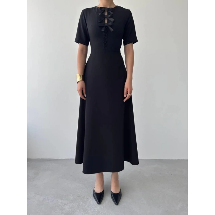 Wera Taşlı Fiyonk Detaylı Elbise