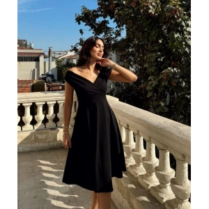 Kadın Kısa Kollu Kruvaze Yaka Eteği Volanlı Krep Elbise