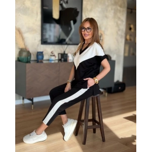 Kadın Kısa Kollu V Yaka Siyah Beyaz Renkli Viskon Iki Iplik Kumaş Eşofman Takımı