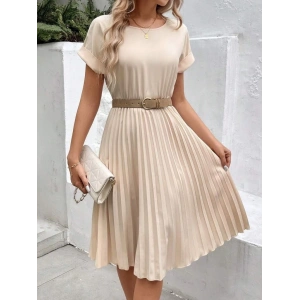 Kadın Kısa Kollu Yakası Açık Belden Lastikli Pileli Kısa Ithal Krep Elbise