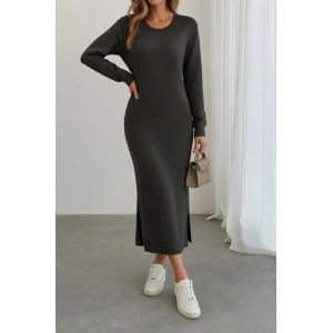 Kadın Uzun Kollu Bisiklet Yaka Yırtmaç Detay Triko Midi Boy Elbise