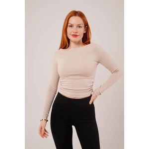 Yaka Detay Uzun Kollu Basic Krem Bluz