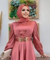 Göğüs Kısmı Kat Şerit Detay Bel Kemer Aksesuarlı Abiye Elbise 3792 Gül Kurusu