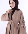 Nakış İşleme Detaylı Bel Kuşaklı Abaya 7898 Vizon