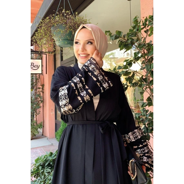 Kol İşlemeli Bel Kuşaklı Abaya 7814 Siyah