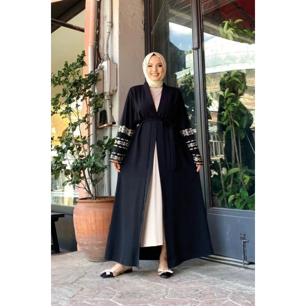 Kol İşlemeli Bel Kuşaklı Abaya 7814 Siyah