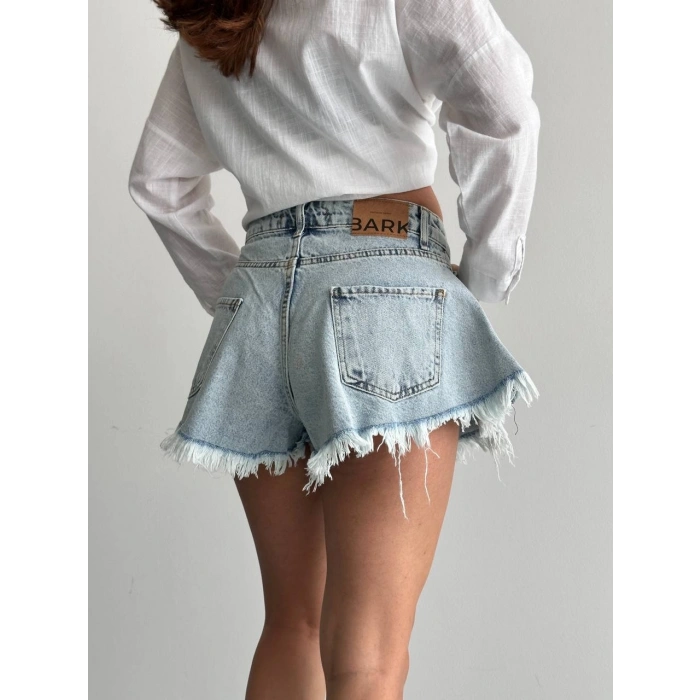 Buz Mavi Taş Detaylı Püsküllü Paça Denim Mini Şort