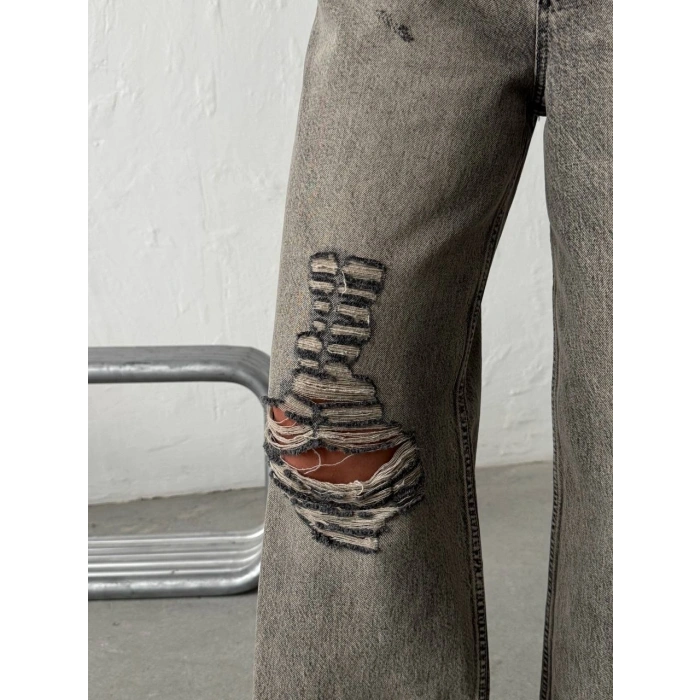 Grunge Stil Eskitme Efektli Geniş Paça Jean