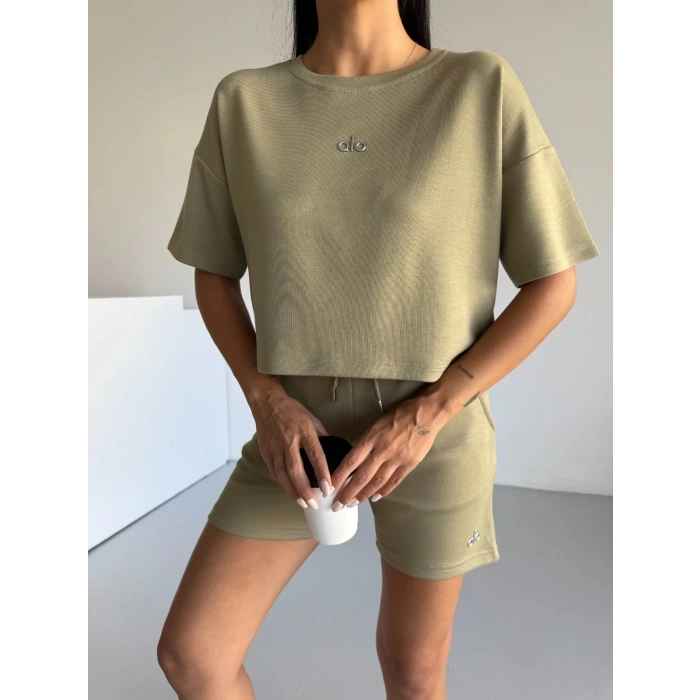 Haki Alo Yoga Modal Crop Şortlu Takım
