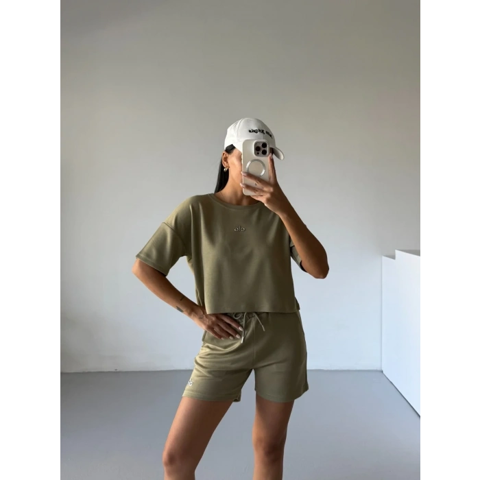 Haki Alo Yoga Modal Crop Şortlu Takım