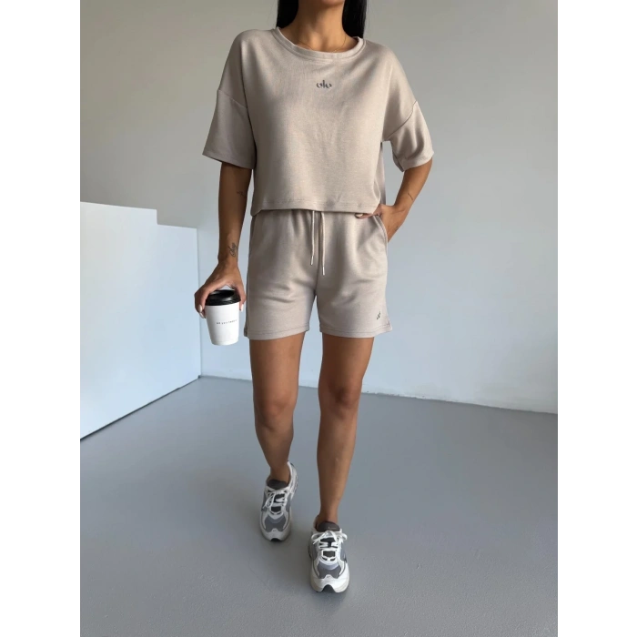 Krem Alo Yoga Modal Crop Şortlu Takım