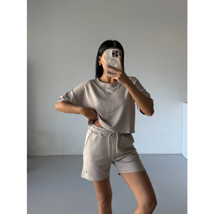 Krem Alo Yoga Modal Crop Şortlu Takım