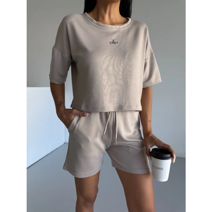Krem Alo Yoga Modal Crop Şortlu Takım