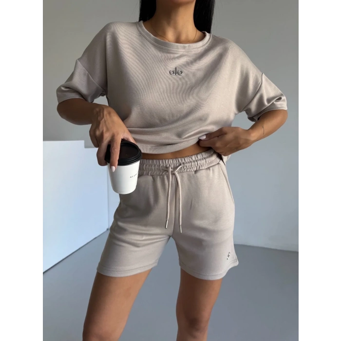 Krem Alo Yoga Modal Crop Şortlu Takım