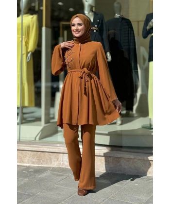 Taş İşleme Detaylı Kuşaklı Tunik ve Pantolonlu Takım 8432 Taba