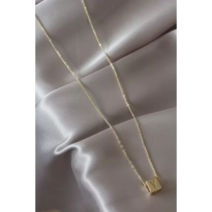 Gold Renk Zirkon Taşlı Küp Model Y Harfli Kolye