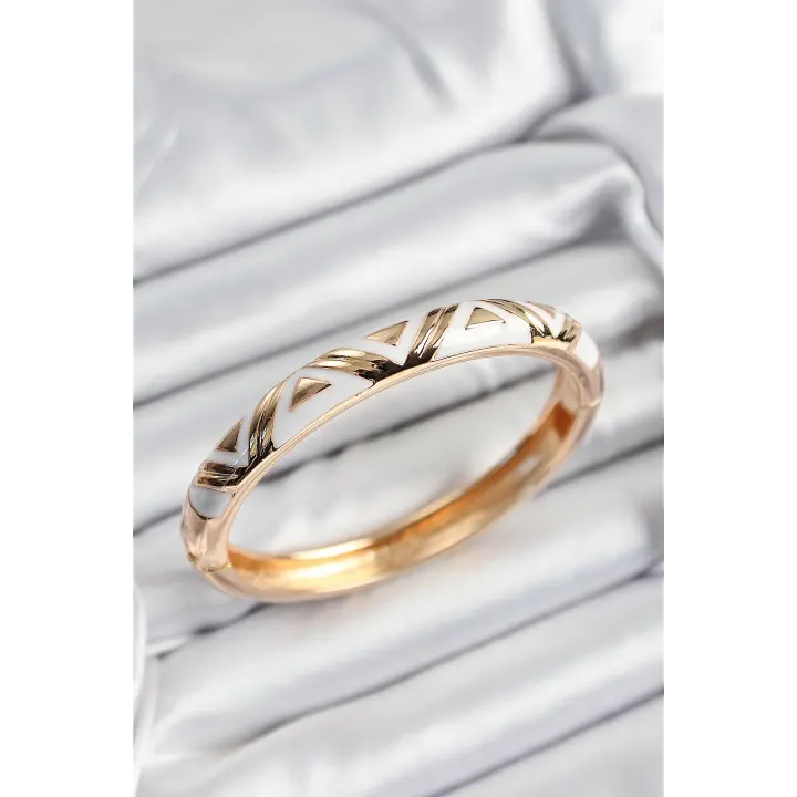 Mineli Pirinç Beyaz Üçgen Motifli Gold Renk Kadın Kelepçe