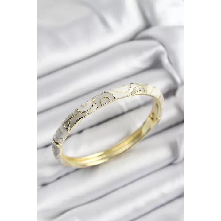 Mineli Pirinç Beyaz Ve Gri Sarmal Motifli Gold Renk Kadın Kelepçe