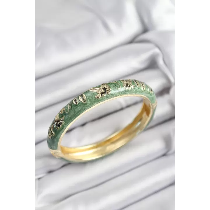 Mineli Pirinç Yeşil Çiçek Motifli Gold Renk Kadın Kelepçe