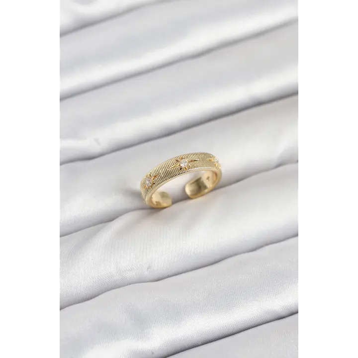 Pirinç Gold Renk Zirkon Taşlı Kutup Yıldızı Model Kadın Yüzük