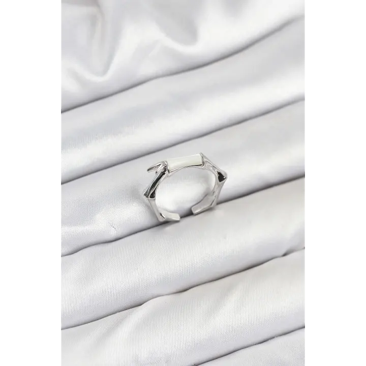 Pirinç Gümüş Renk Kemik Model Kadın Yüzük