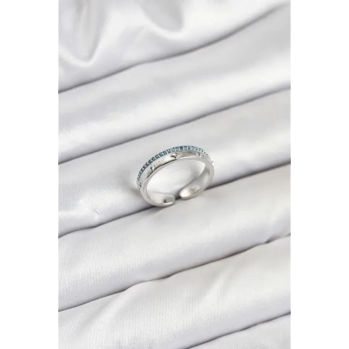 Pirinç Gümüş Renk Sıralı Zirkon Taşlı Kutup Yıldızı Model Kadın Yüzük