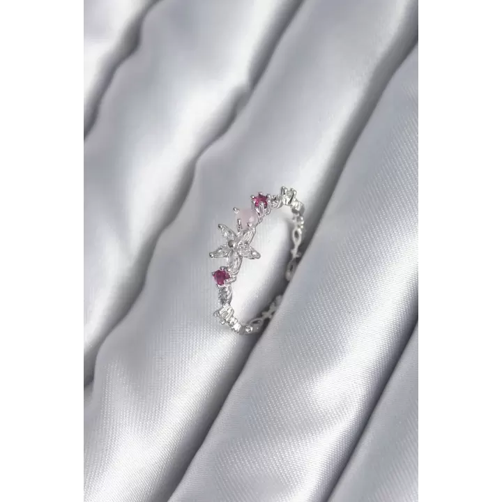 Pirinç Gümüş Renk Zirkon Taşlı Çiçek Model Pembe Zirkon Taş Detay Kadın Yüzük