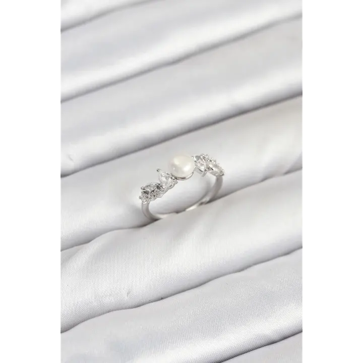 Pirinç Gümüş Renk Zirkon Taşlı İncili Model Kadın Yüzük
