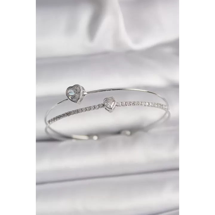 Pirinç Gümüş Renk Zirkon Taşlı Kalp Model Kadın Bileklik