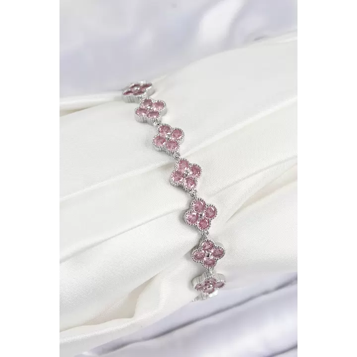 Pirinç Pembe Zirkon Taşlı Yonca Model Gümüş Renk VIP Seri Kadın Bileklik