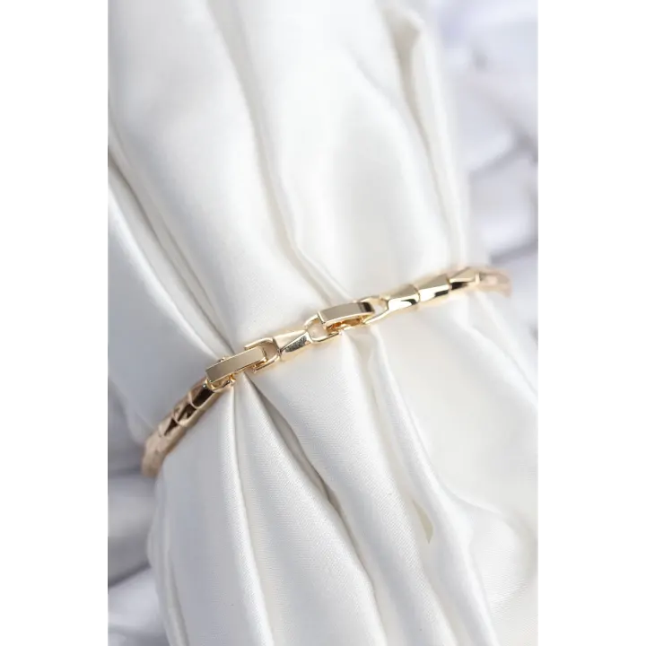 Pirinç VIP Seri Gold Renk Zirkon Taşlı Yıldız Model Kadın Bileklik