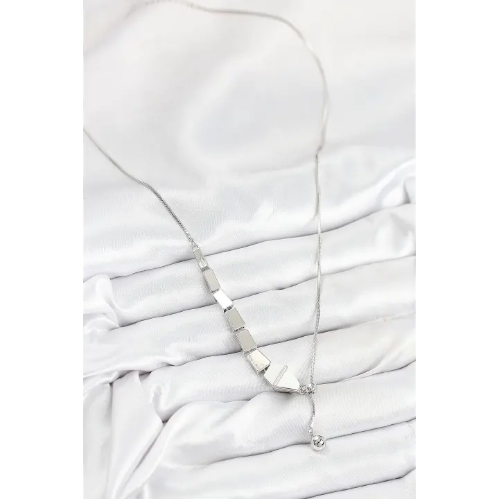 Pirinç Yılan Model Gümüş Renk Asansörlü Kadın Kolye
