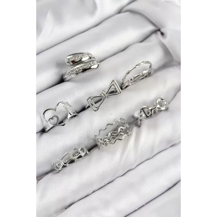 Pirinç Zirkon Taşlı Fiyonk Ve Kalp Model Gümüş Renk Kadın Yüzük Kombin Set