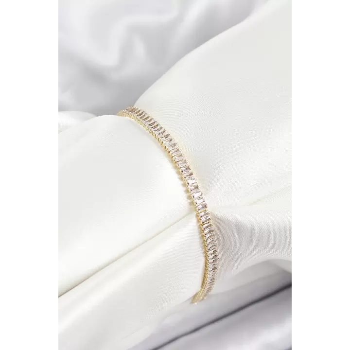 Pirinç Zirkon Taşlı İnce Su Yolu Model Gold Renk Kadın Bileklik